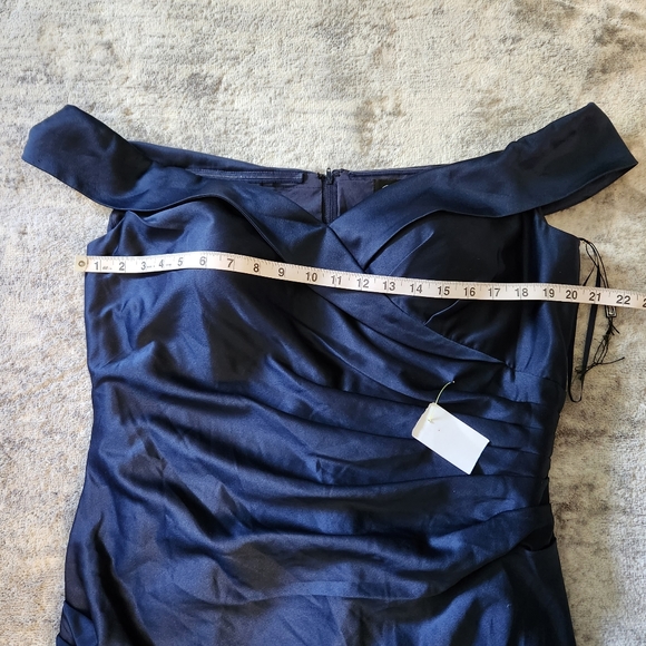 La Femme Off the Shoulder Ruched Satin Trumpet Gown Size 14 - Picture 7 of 9